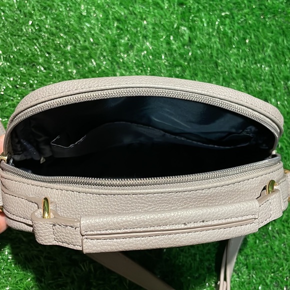 Tommy Hilfiger Croosbody - Picture 4 of 5